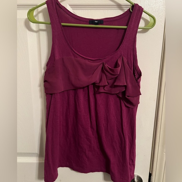 GAP Tops - VGUC Gap Magenta Ruffle top